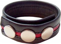 Il Mr. B Cockstrap in rosso: risvegliare il toro selvaggio