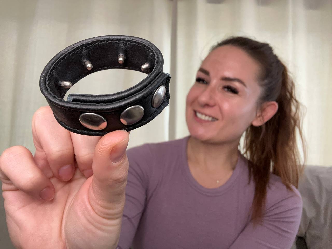 Anello per il pene con stampa - Acquista il Cockstrap con perni in metallo