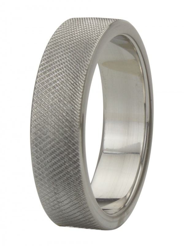 Anello per il cazzo in acciaio inox scanalato per una maggiore resistenza Anello per il cazzo in acciaio inox scanalato per una maggiore resistenza