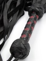 Anteprima: Lederflogger Impact – geflochtener Griff im Detail